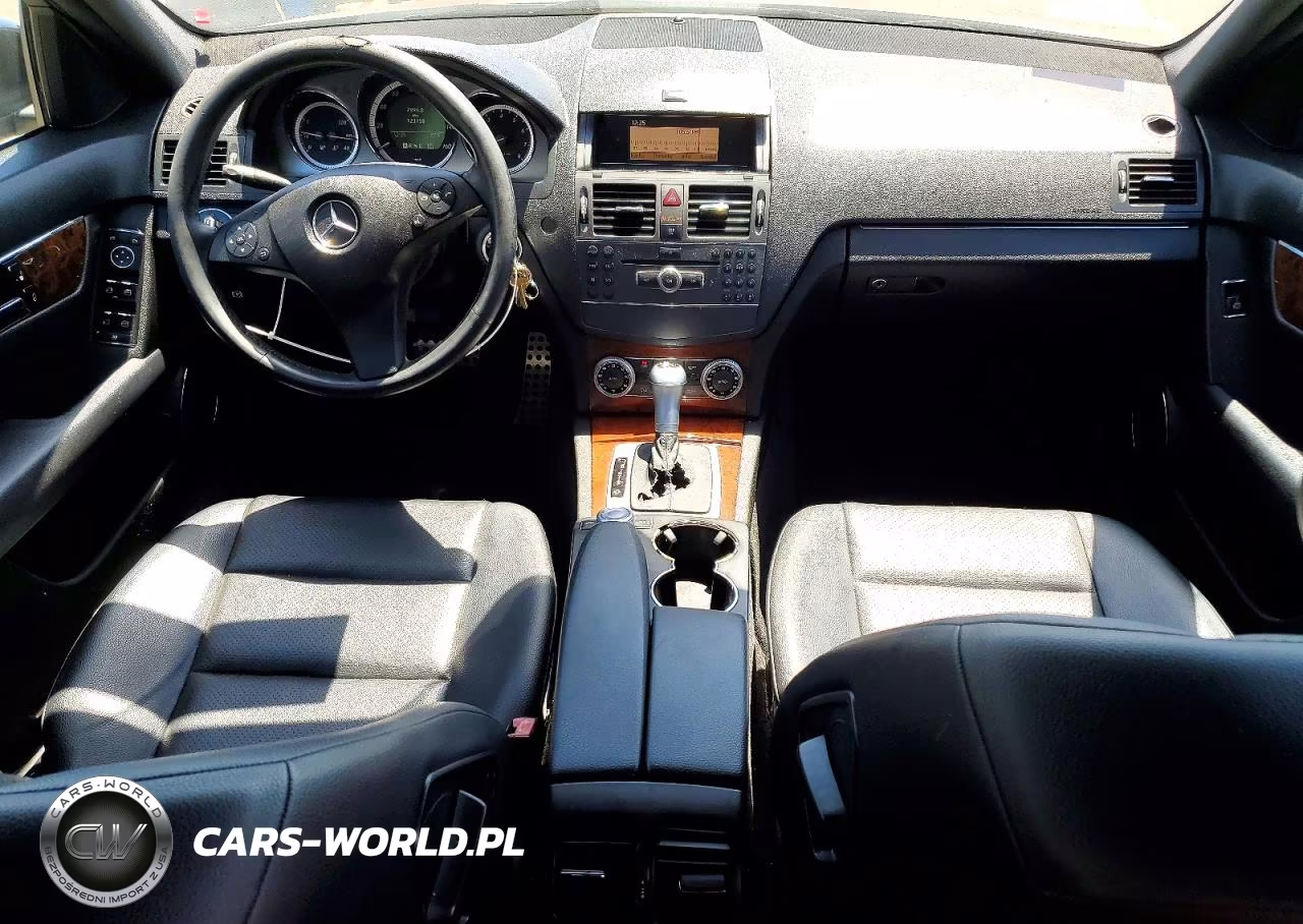 2010 Mercedes-Benz C 300 VIN:WDDGF5EB9AF496182 - 8
