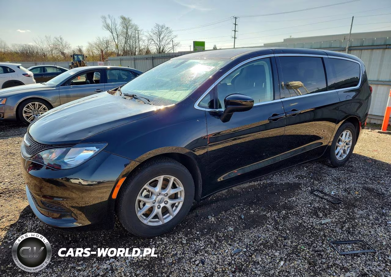 2022 Chrysler Voyager Lx