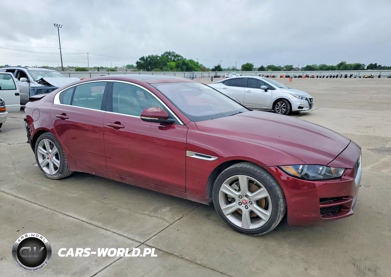 2017 Jaguar Xe Prestige VIN:SAJAE4BG1HA969756 - 4