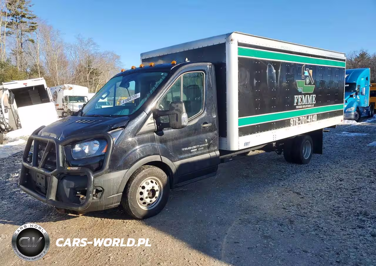 2022 Ford Transit Box Truck