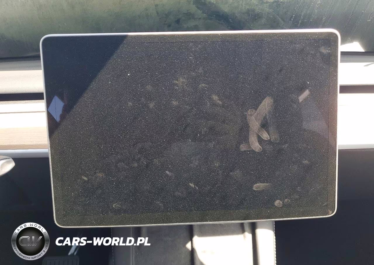 2024 Tesla Model Y VIN:7SAYGDEE0RA217220 - 9