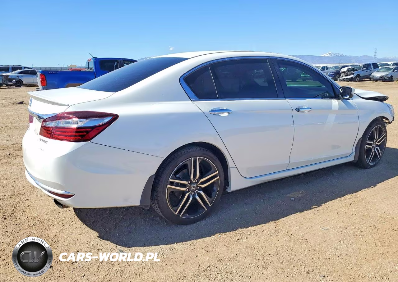 2017 Honda Accord Sport VIN:1HGCR2F57HA059250 - 3