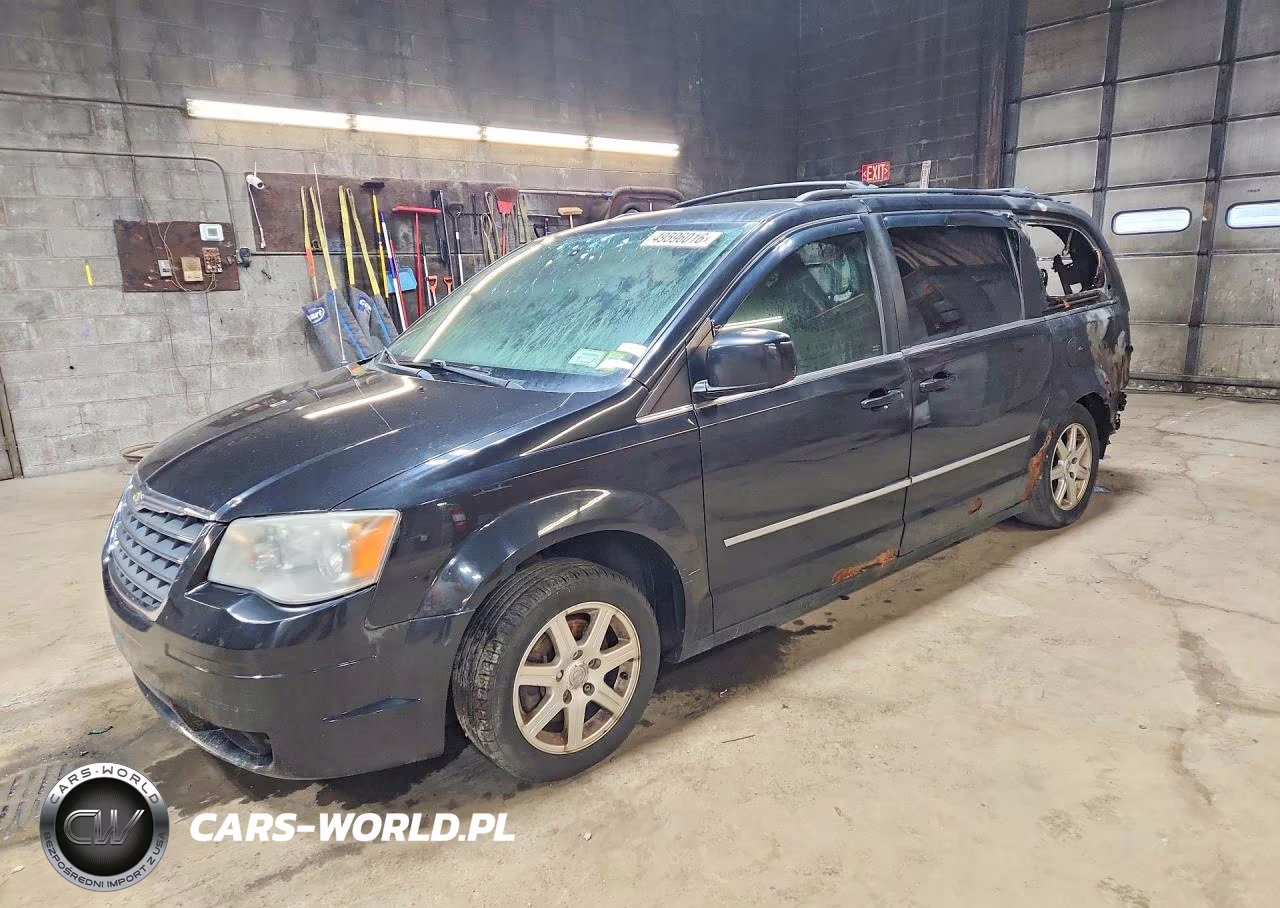 2010 Chrysler Town & Country Touring