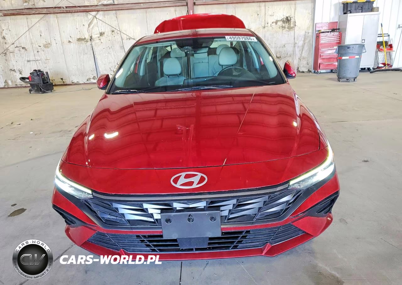 2025 Hyundai Elantra Limited VIN:KMHLN4DJ4SU165999 - 5