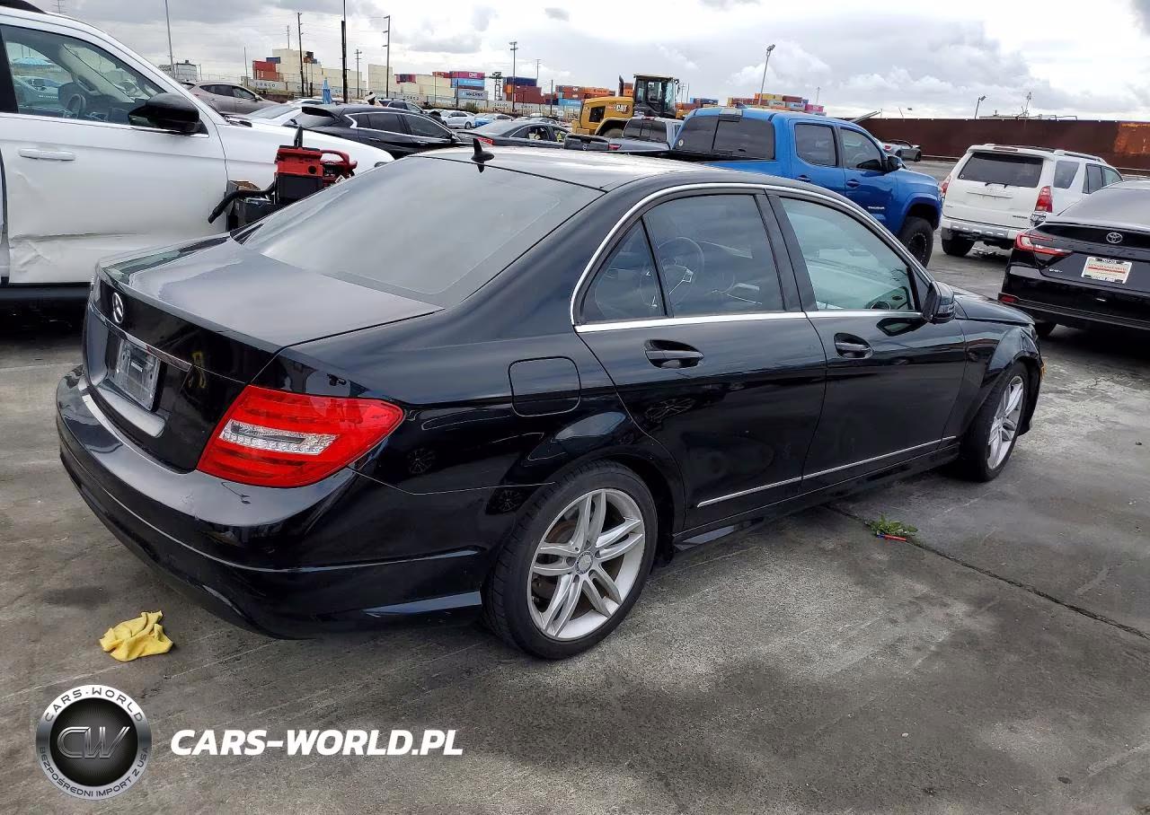 2013 Mercedes-Benz C 250 VIN:WDDGF4HB6DA851655 - 3