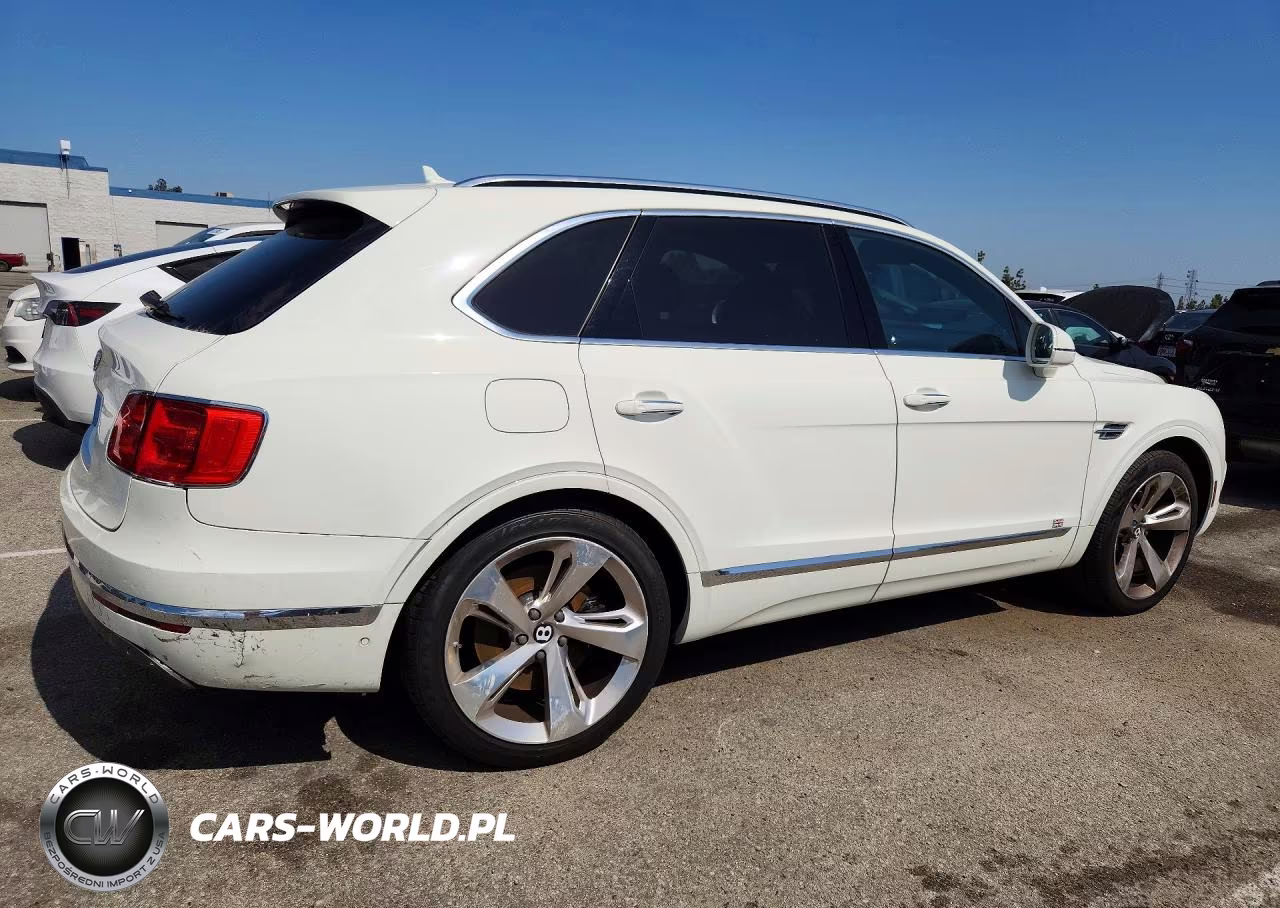 2018 Bentley Bentayga VIN:SJAAC2ZV8JC017622 - 3