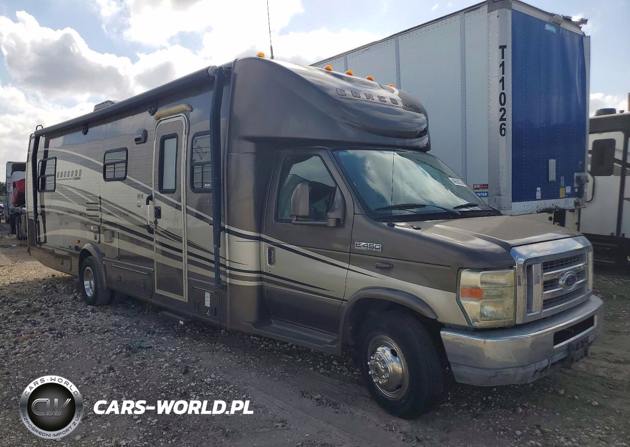 2011 Ford Econoline E450 Super Duty Cutaway Van