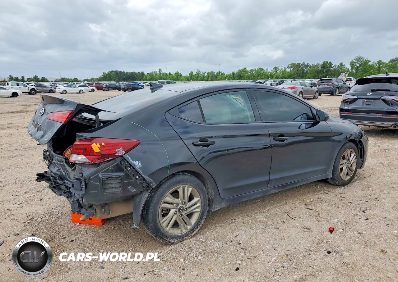 2019 Hyundai Elantra Sel VIN:5NPD84LF4KH441279 - 3