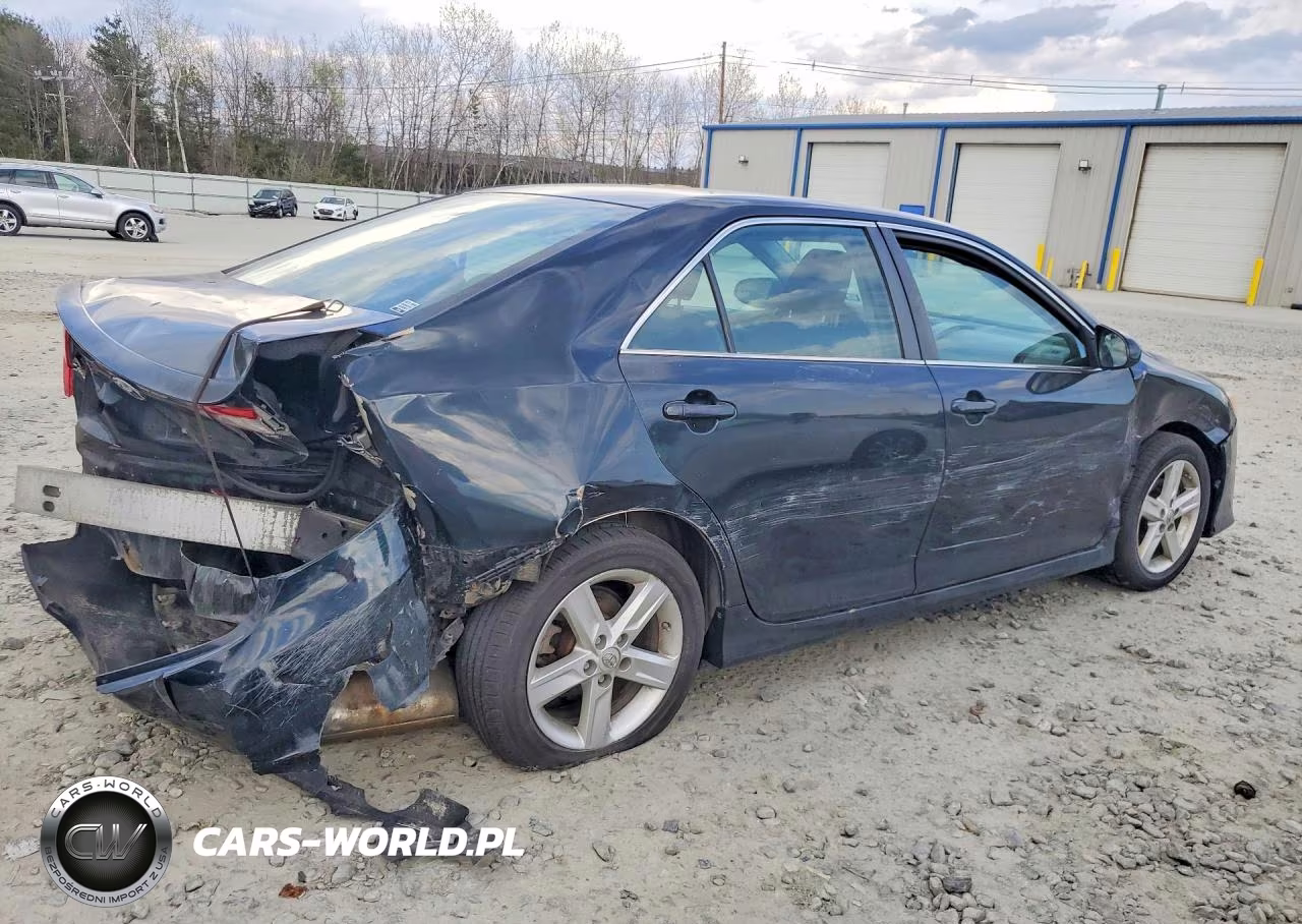 2014 Toyota Camry Se VIN:4T1BF1FK4EU324845 - 3