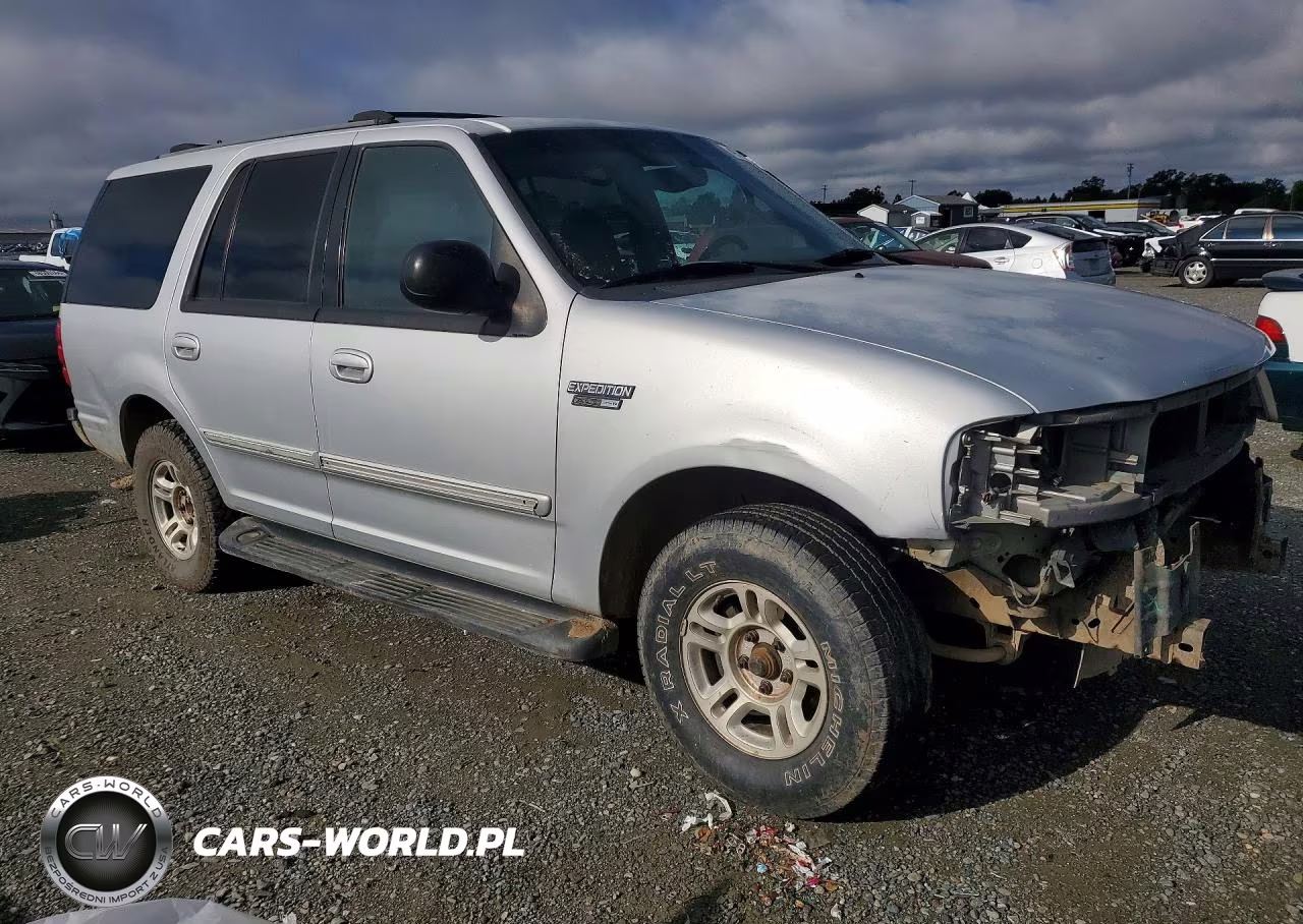 2000 Ford Expedition Xlt VIN:1FMRU1565YLB86008 - 4