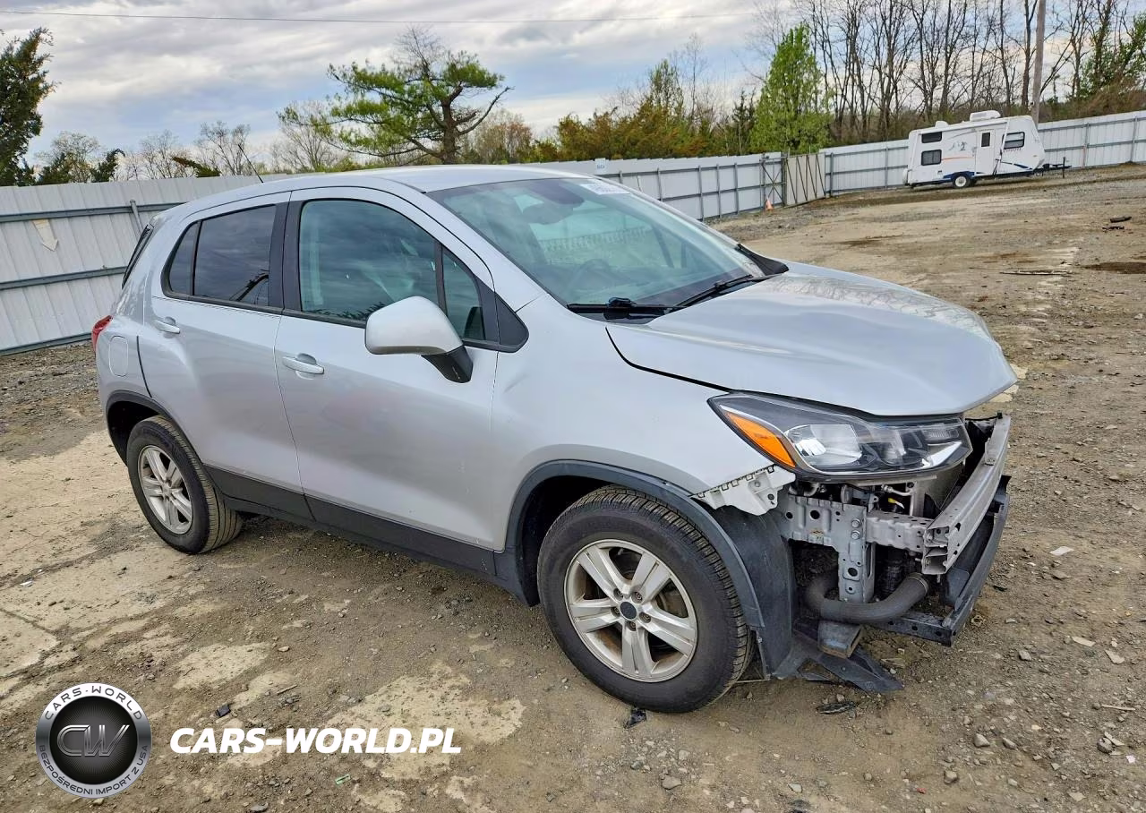 2020 Chevrolet Trax Ls VIN:KL7CJKSB8LB311590 - 4