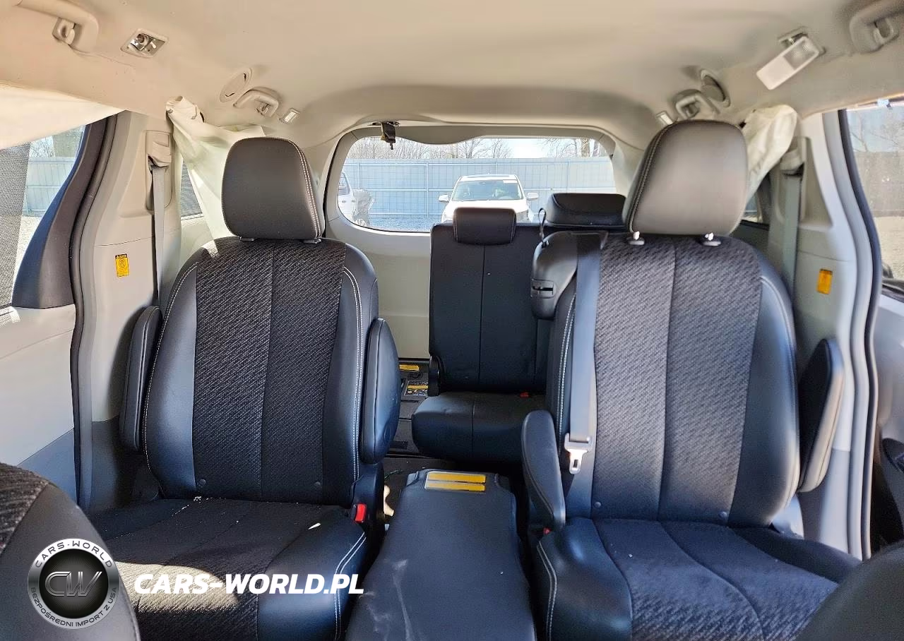 2013 Toyota Sienna Sport VIN:5TDXK3DC5DS298188 - 10