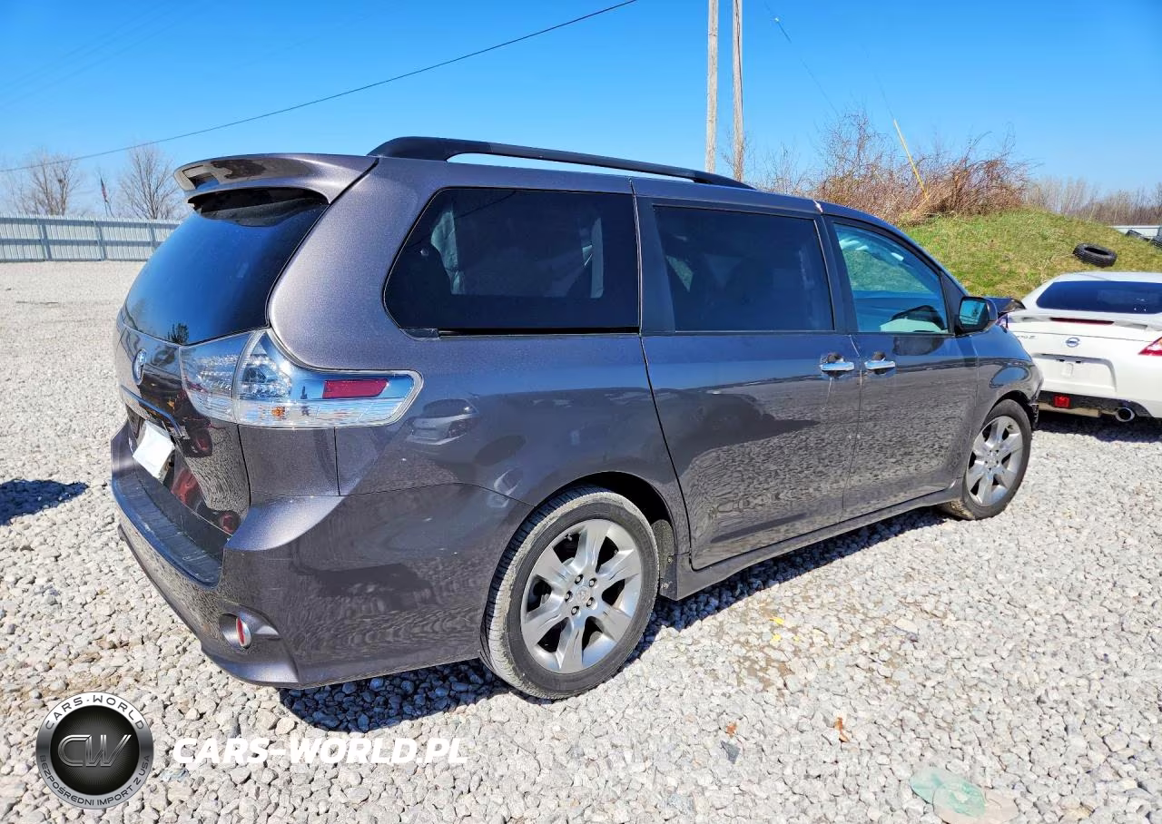 2013 Toyota Sienna Sport VIN:5TDXK3DC5DS298188 - 3