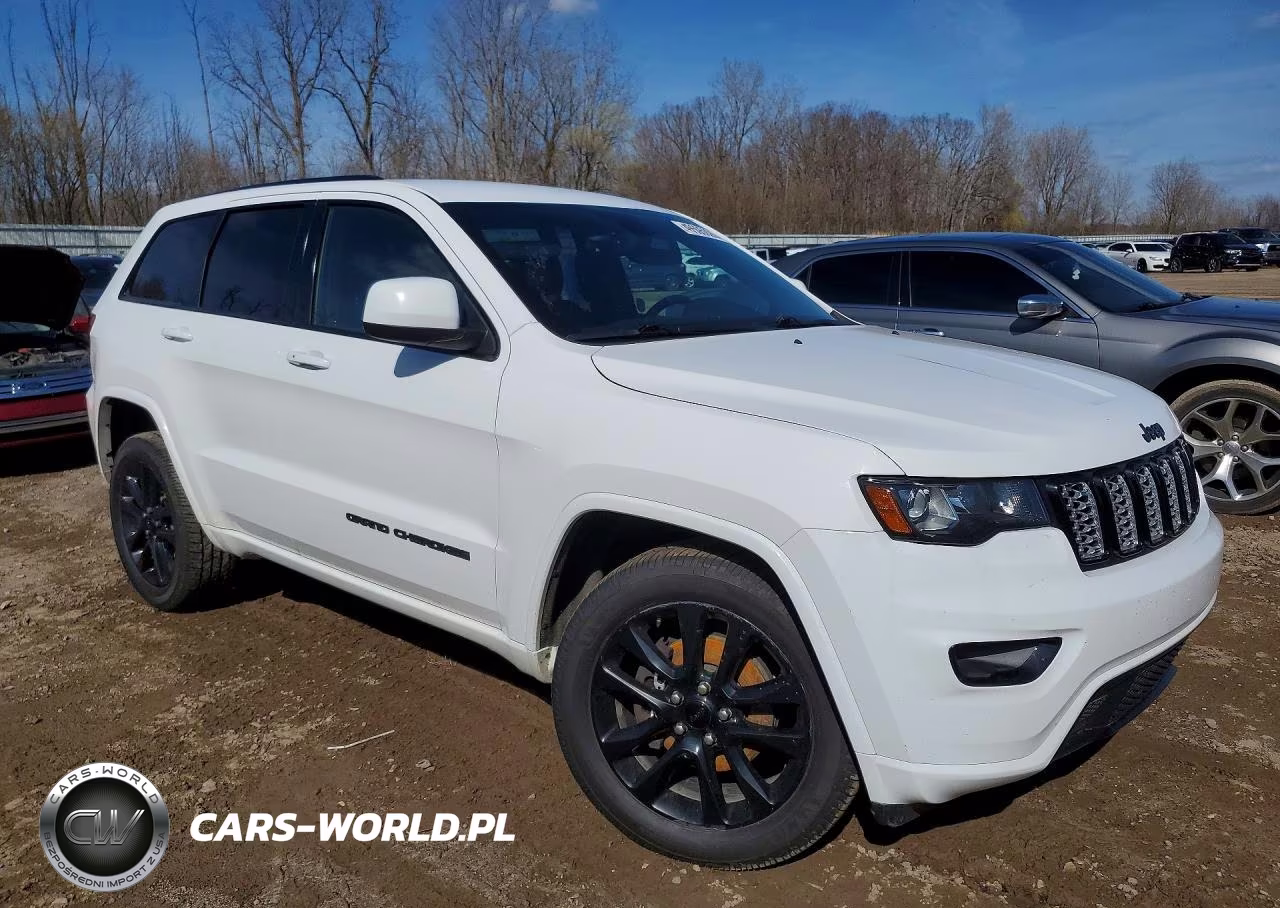 2018 Jeep Grand Cherokee Laredo VIN:1C4RJFAG0JC207362 - 4