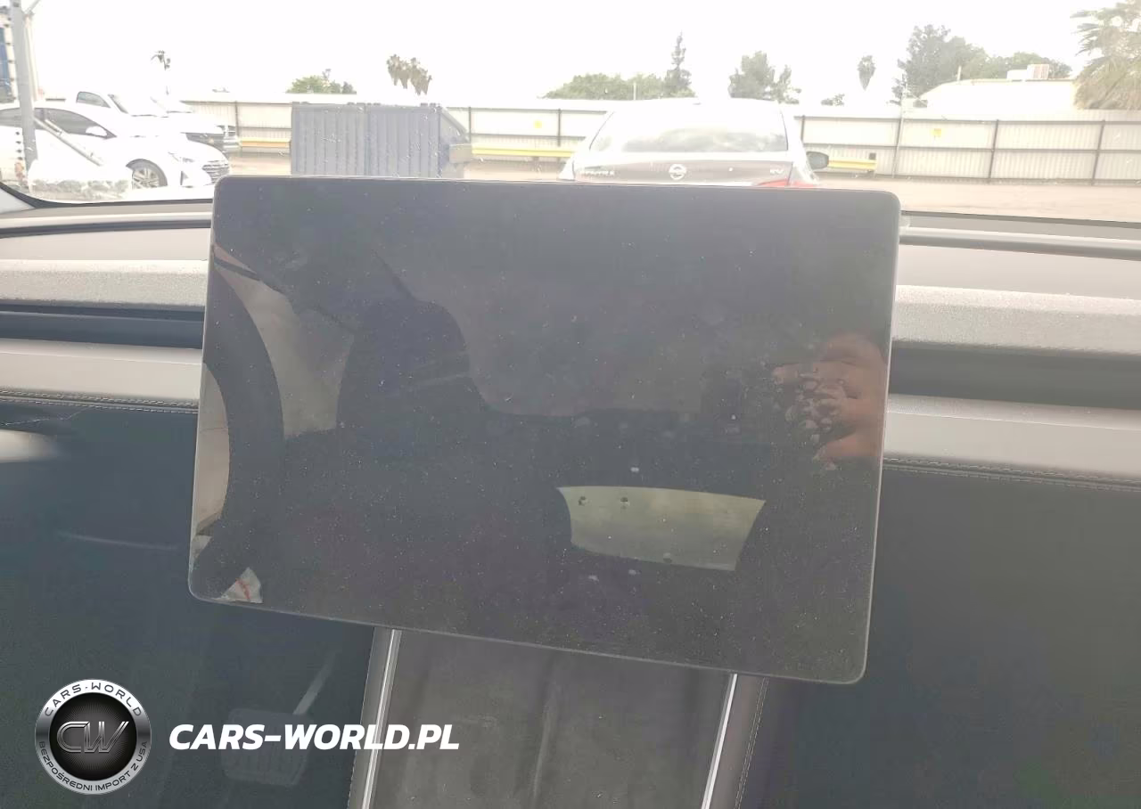 2026 Tesla Model Y VIN:7SAYGDED9TF516464 - 9