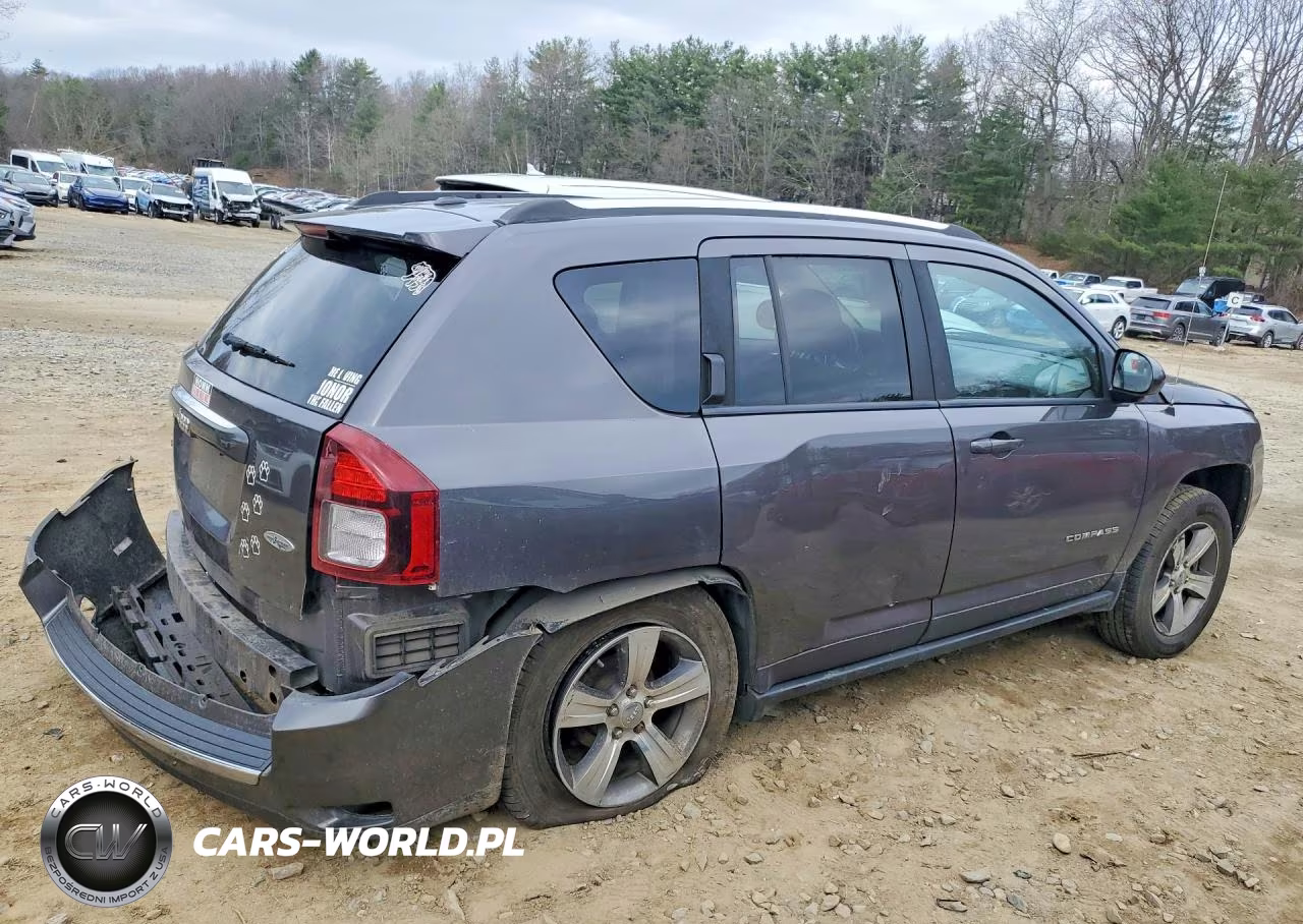 2016 Jeep Compass Latitude VIN:1C4NJDEB0GD724004 - 3