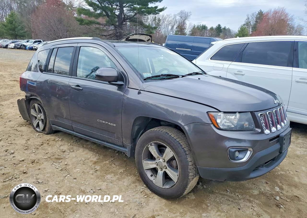 2016 Jeep Compass Latitude VIN:1C4NJDEB0GD724004 - 4