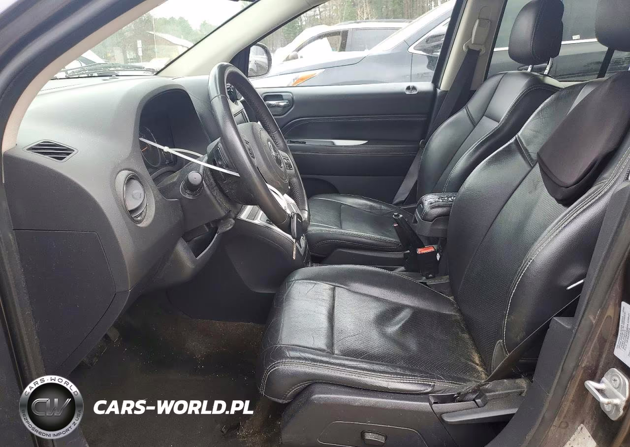 2016 Jeep Compass Latitude VIN:1C4NJDEB0GD724004 - 7