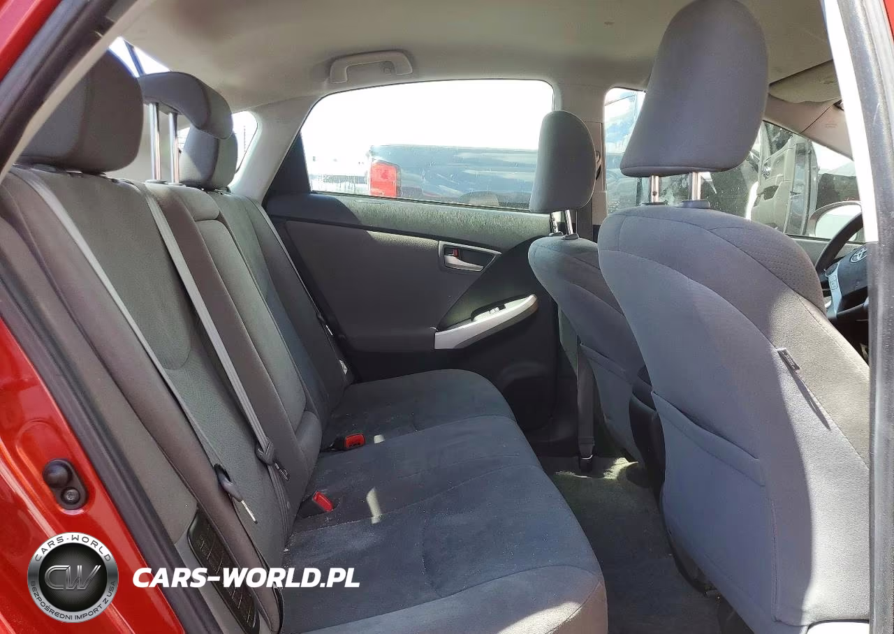 2013 Toyota Prius Three VIN:JTDKN3DU7D5663261 - 10