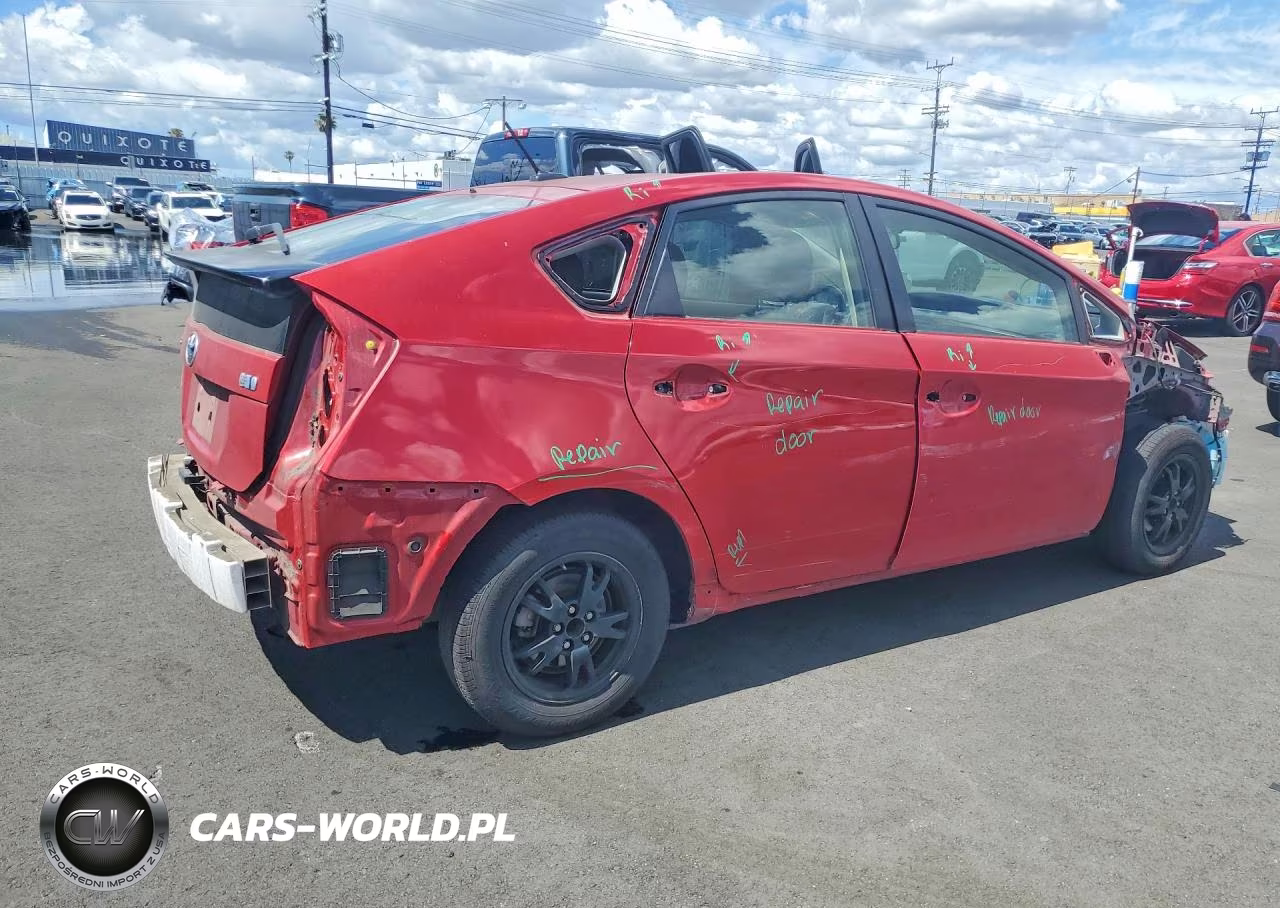2013 Toyota Prius Three VIN:JTDKN3DU7D5663261 - 3