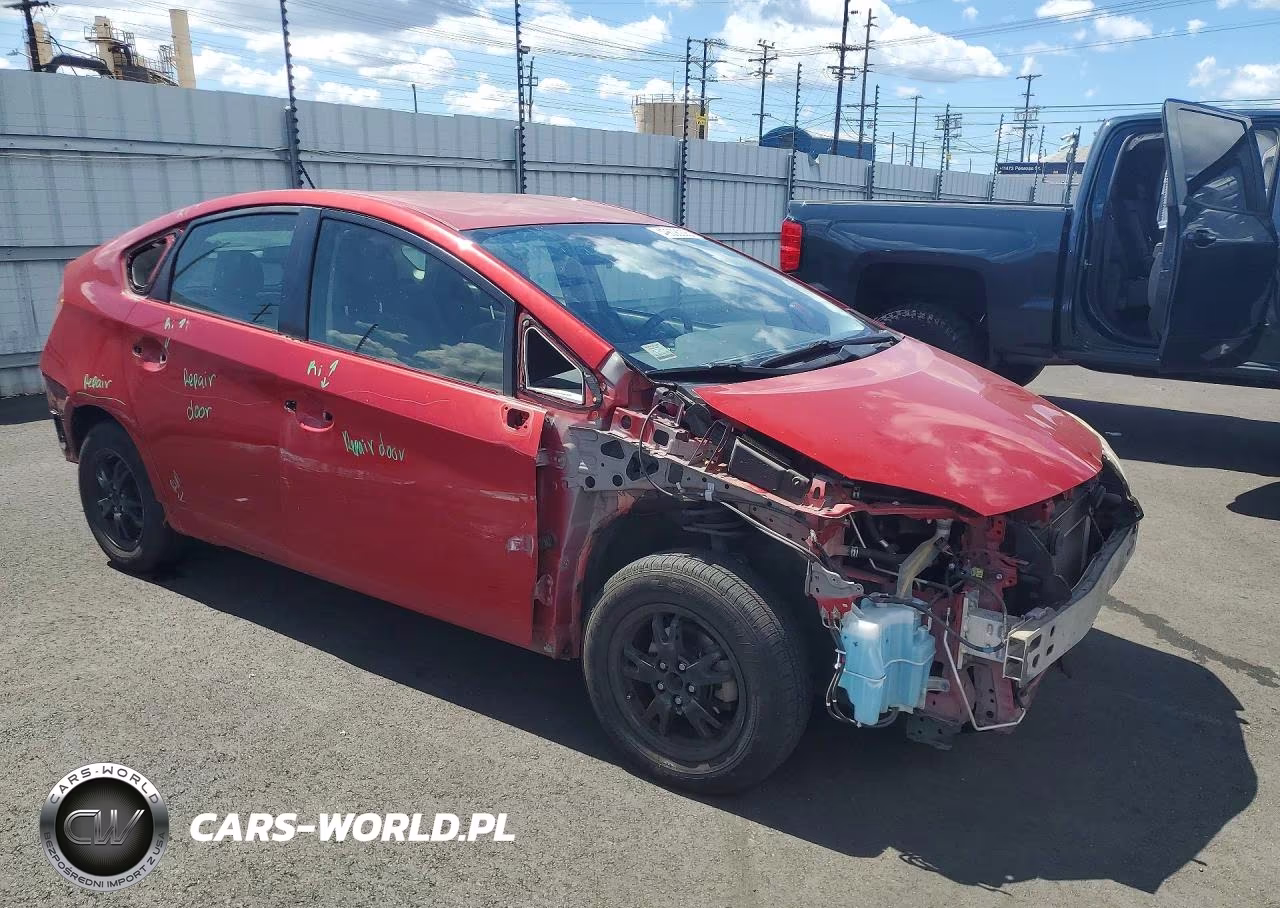 2013 Toyota Prius Three VIN:JTDKN3DU7D5663261 - 4