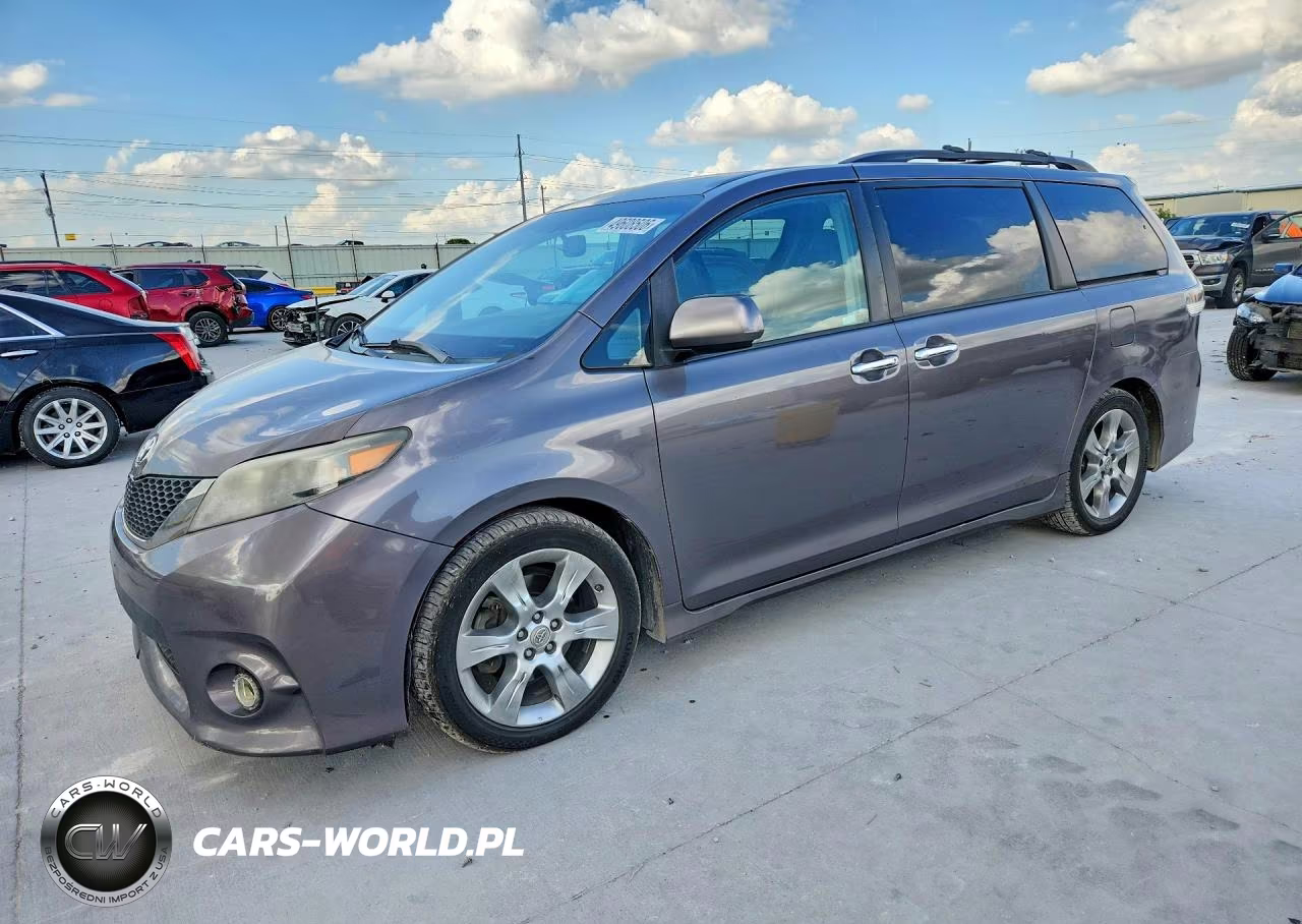 2013 Toyota Sienna Sport