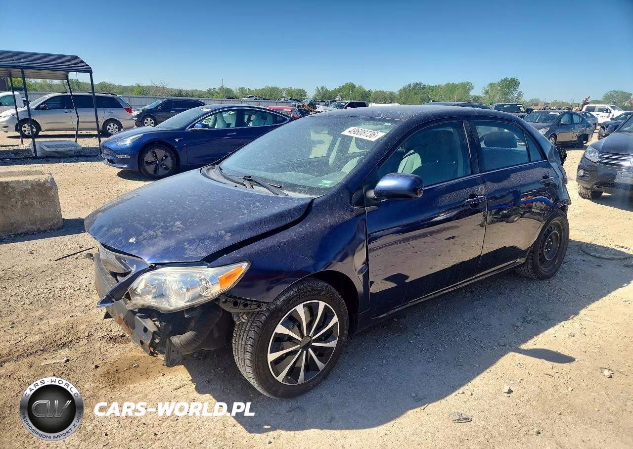 2013 Toyota Corolla Le – zdjęcie 1 z 12