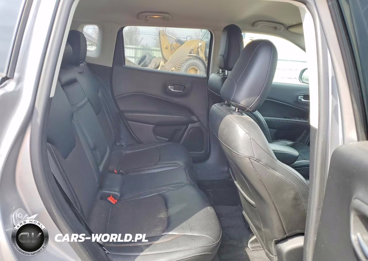 2018 Jeep Compass Latitude VIN:3C4NJDBB6JT179206 - 11