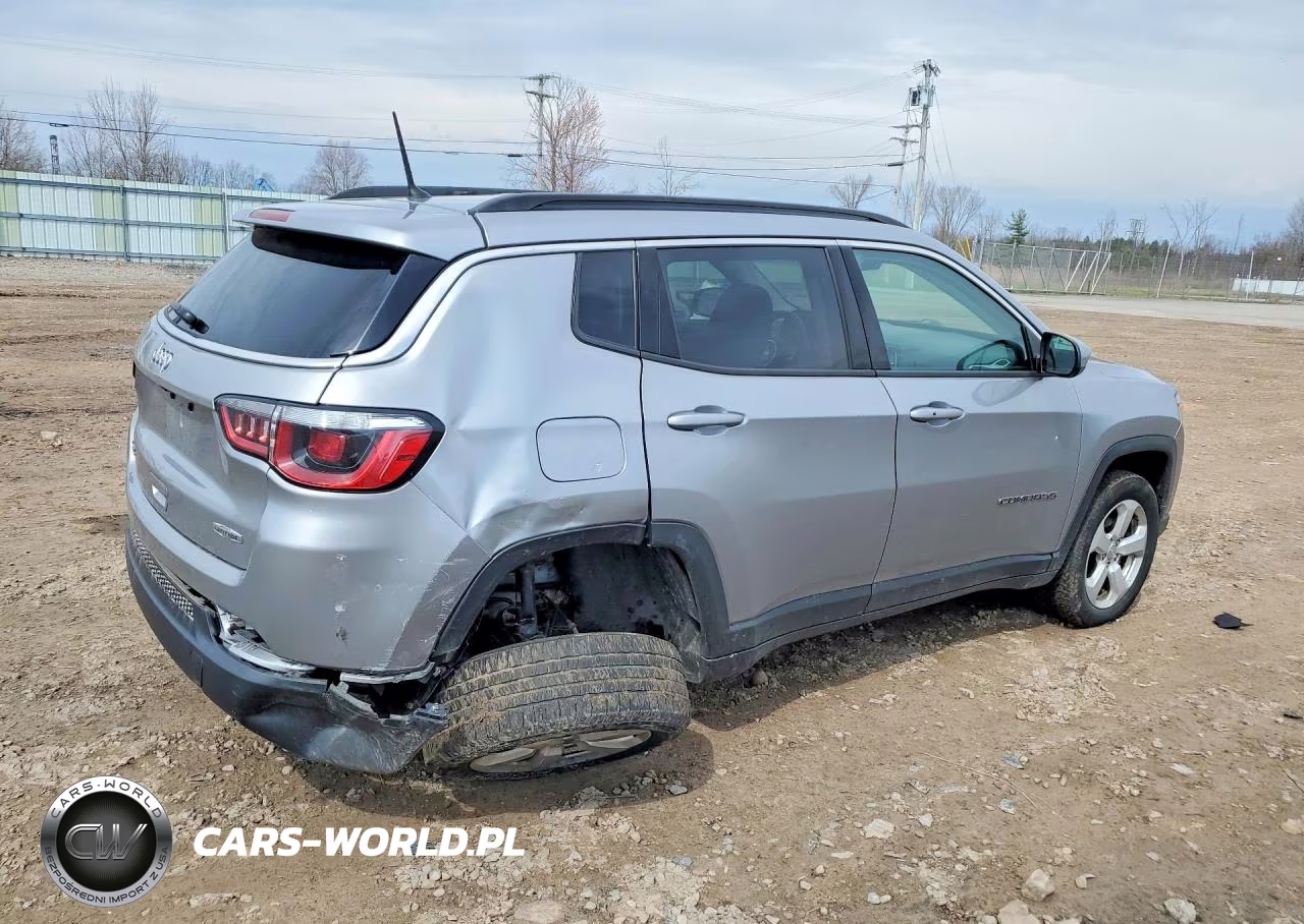 2018 Jeep Compass Latitude VIN:3C4NJDBB6JT179206 - 3