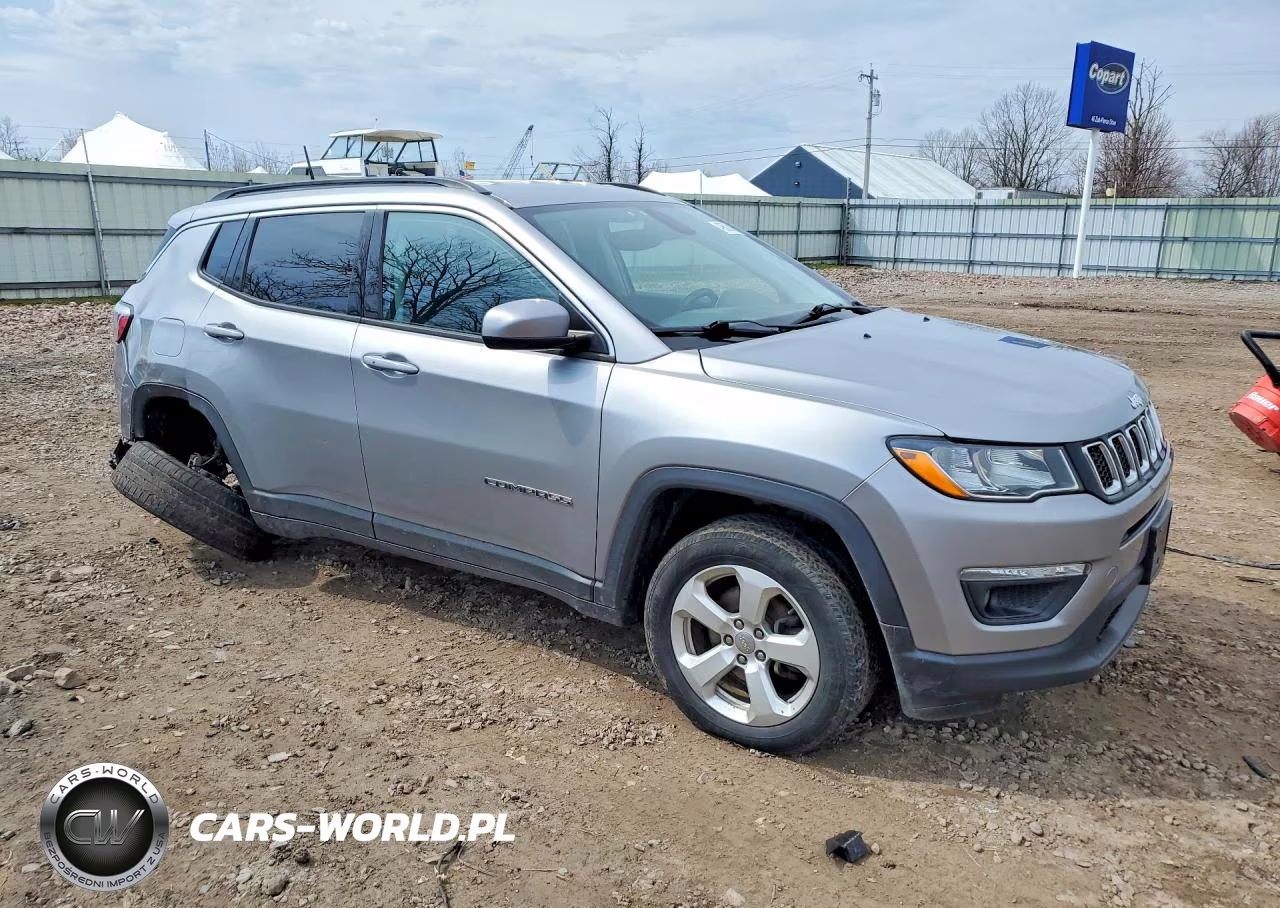 2018 Jeep Compass Latitude VIN:3C4NJDBB6JT179206 - 4