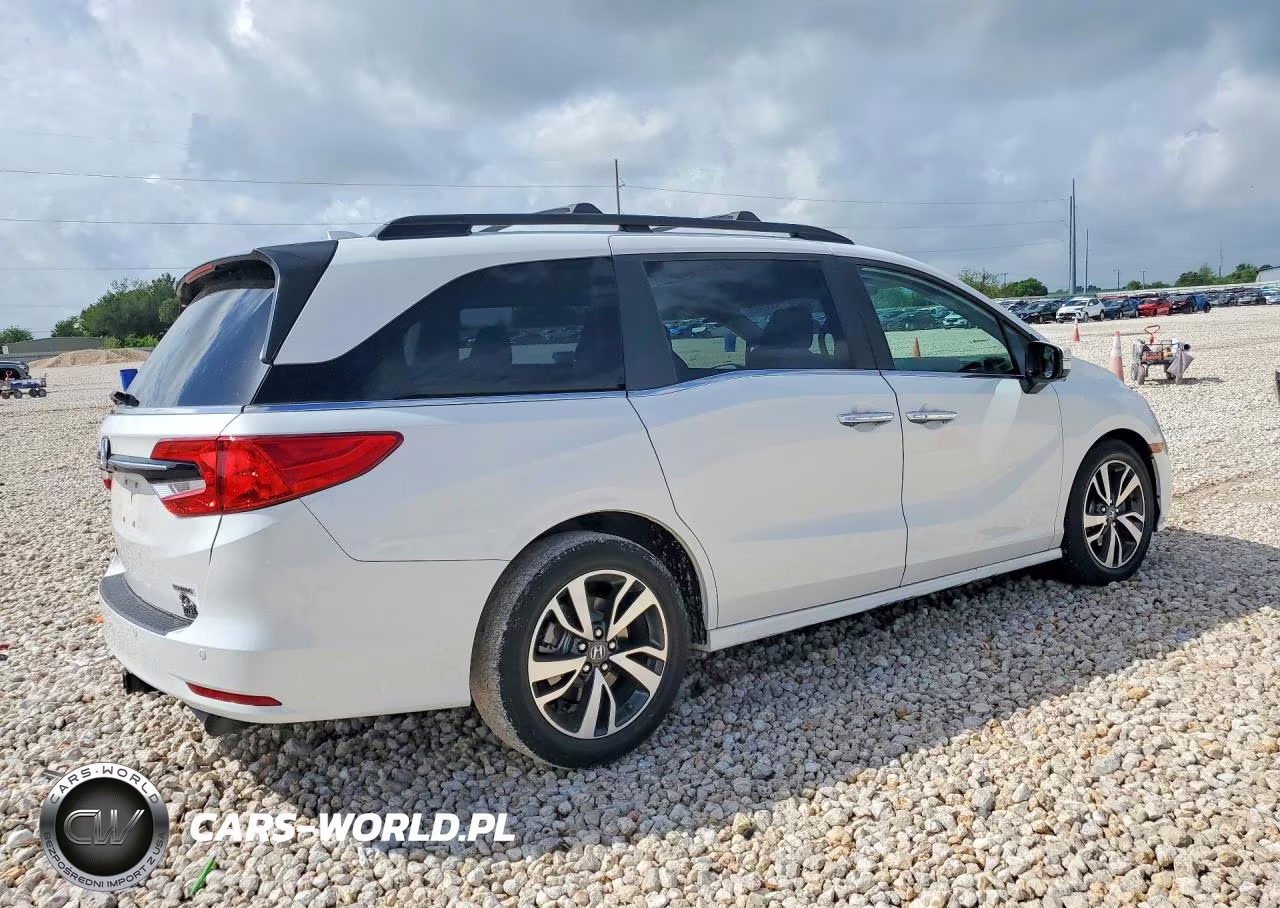 2022 Honda Odyssey Touring VIN:5FNRL6H81NB024599 - 3