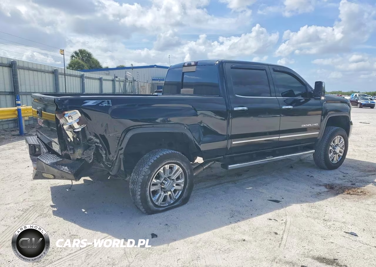 2015 GMC Sierra K2500 Denali VIN:1GT120E80FF501764 - 3