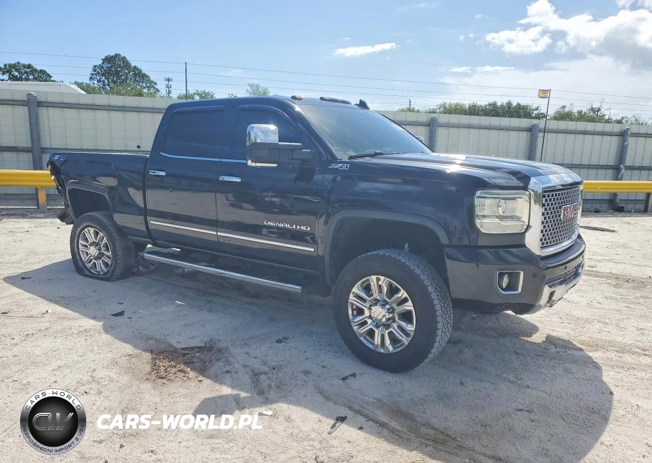 2015 GMC Sierra K2500 Denali VIN:1GT120E80FF501764 - 4