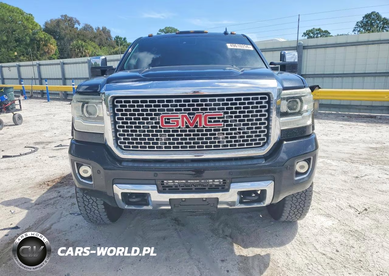 2015 GMC Sierra K2500 Denali VIN:1GT120E80FF501764 - 5