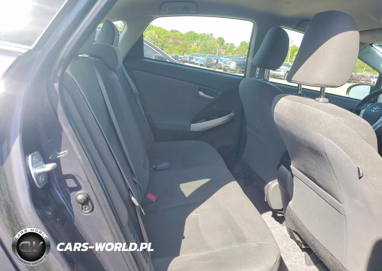 2014 Toyota Prius Three VIN:JTDKN3DU3E1770025 - 10