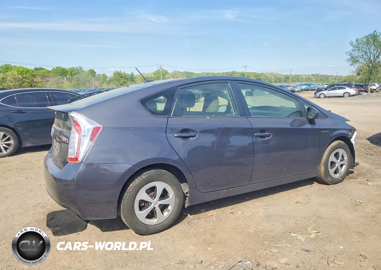 2014 Toyota Prius Three VIN:JTDKN3DU3E1770025 - 3