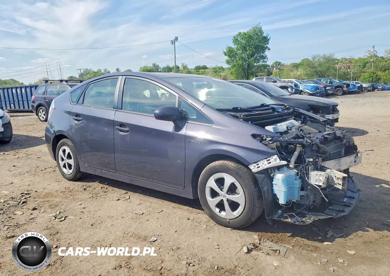 2014 Toyota Prius Three VIN:JTDKN3DU3E1770025 - 4