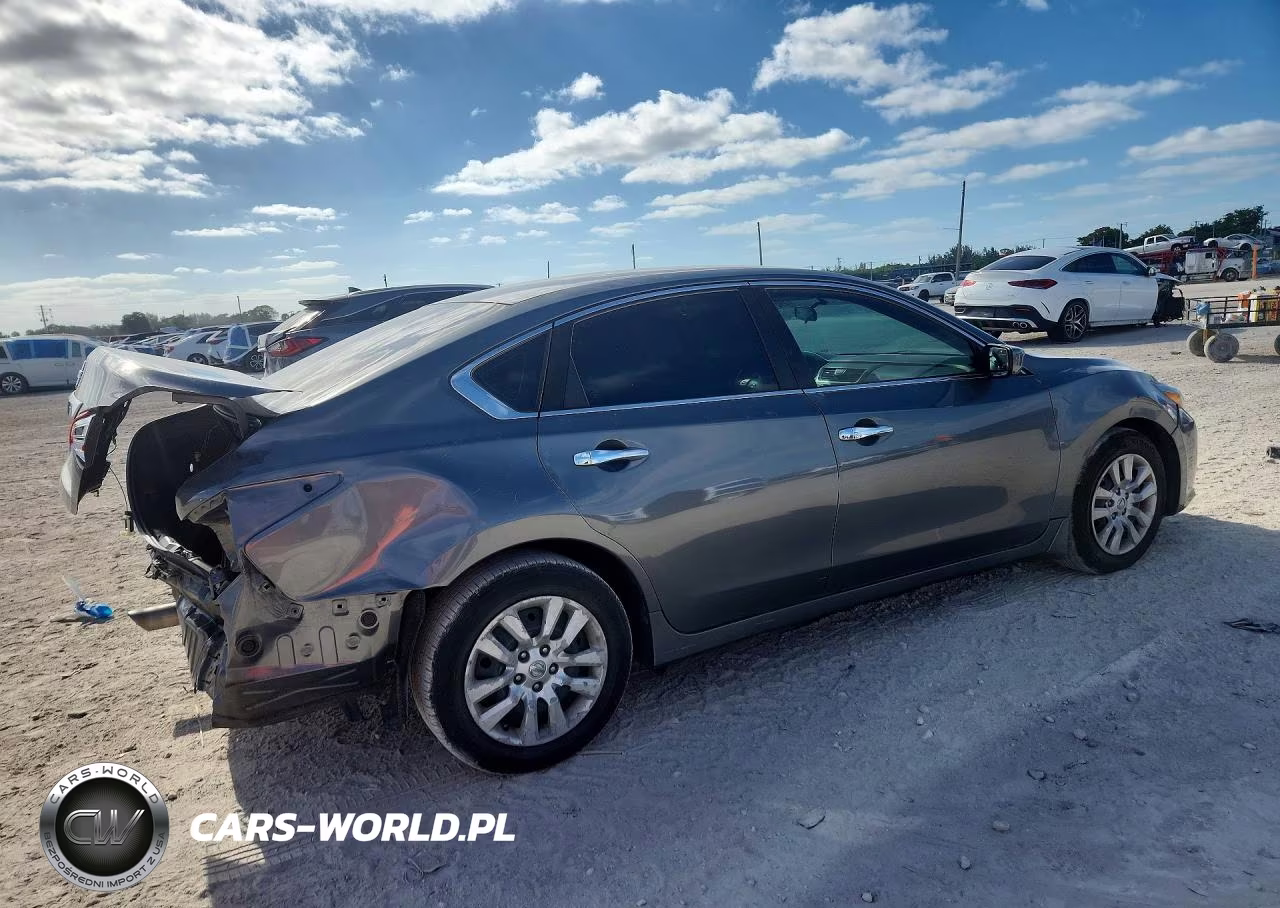 2017 Nissan Altima 2.5 S VIN:1N4AL3AP1HC246645 - 3