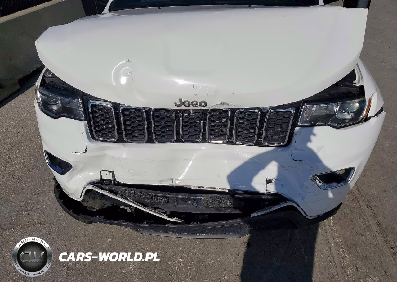 2017 Jeep Grand Cherokee Laredo VIN:1C4RJEAG6HC664424 - 12