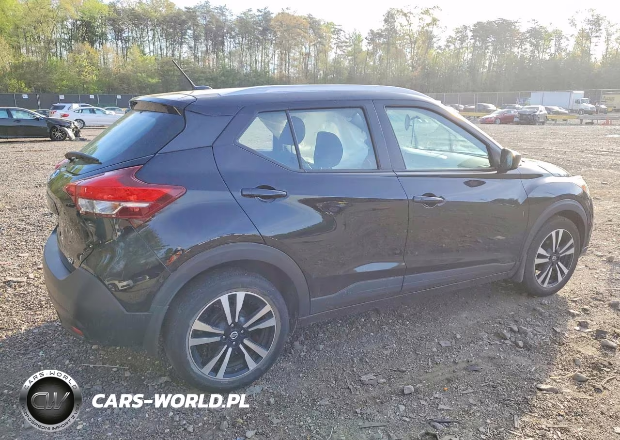 2018 Nissan Kicks Sv VIN:3N1CP5CU3JL542592 - 3