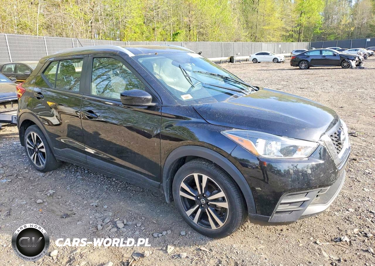 2018 Nissan Kicks Sv VIN:3N1CP5CU3JL542592 - 4