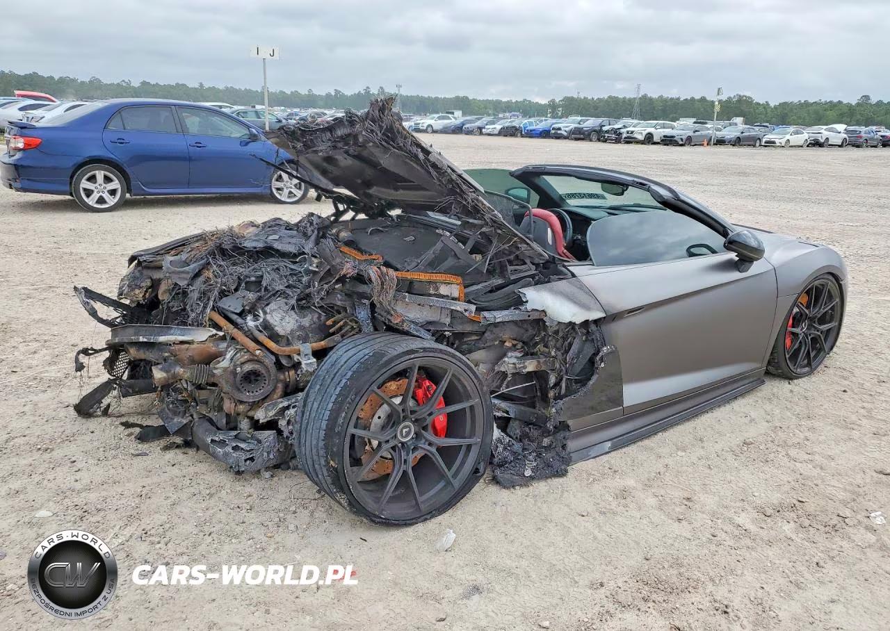 2017 Audi R8 Spyder VIN:WUAVACFX8H7904676 - 3