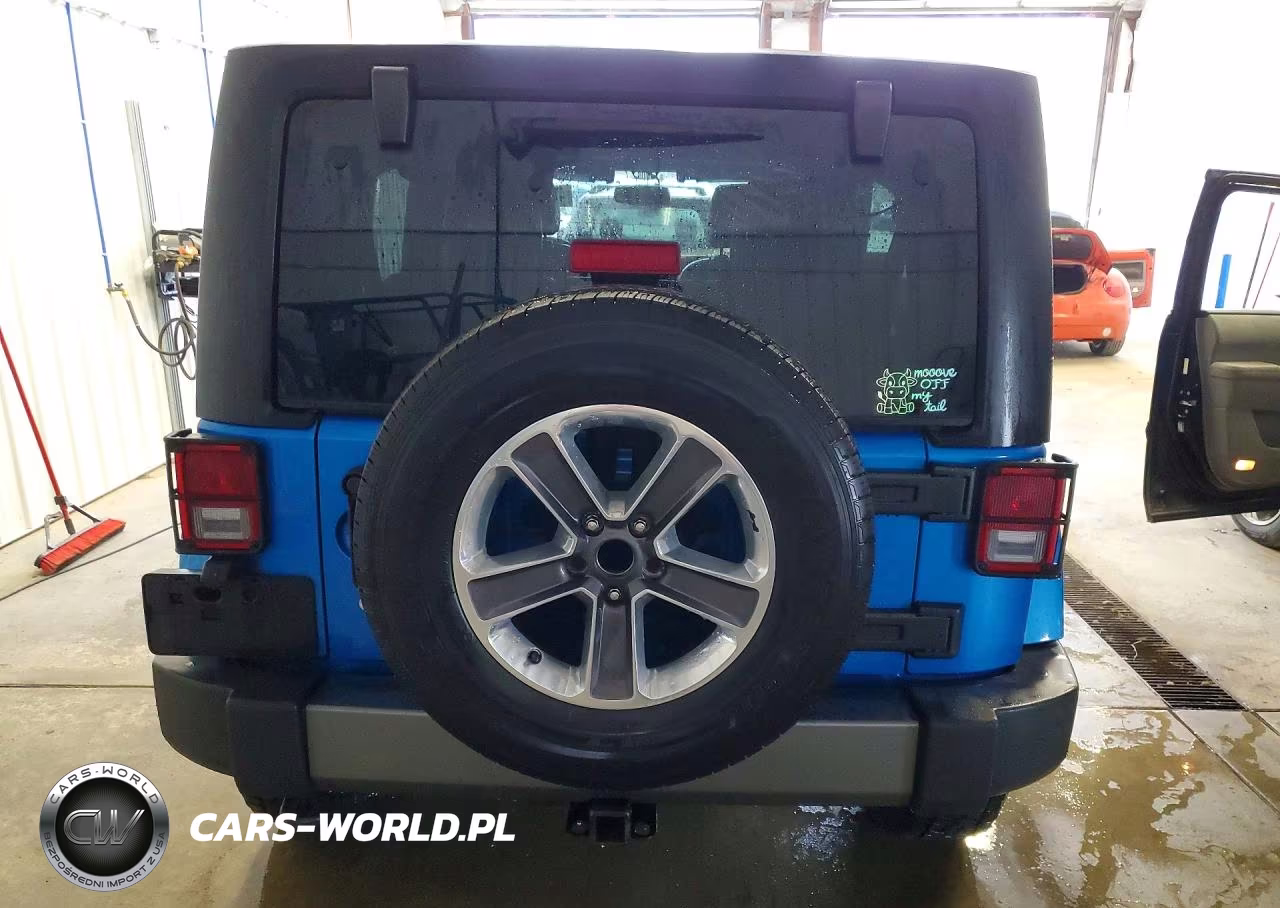 2014 Jeep Wrangler Unlimited Sport VIN:1C4BJWDG8EL165574 - 6