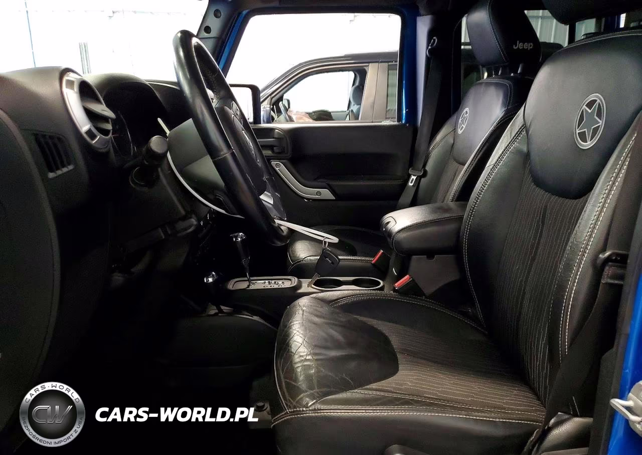 2014 Jeep Wrangler Unlimited Sport VIN:1C4BJWDG8EL165574 - 7
