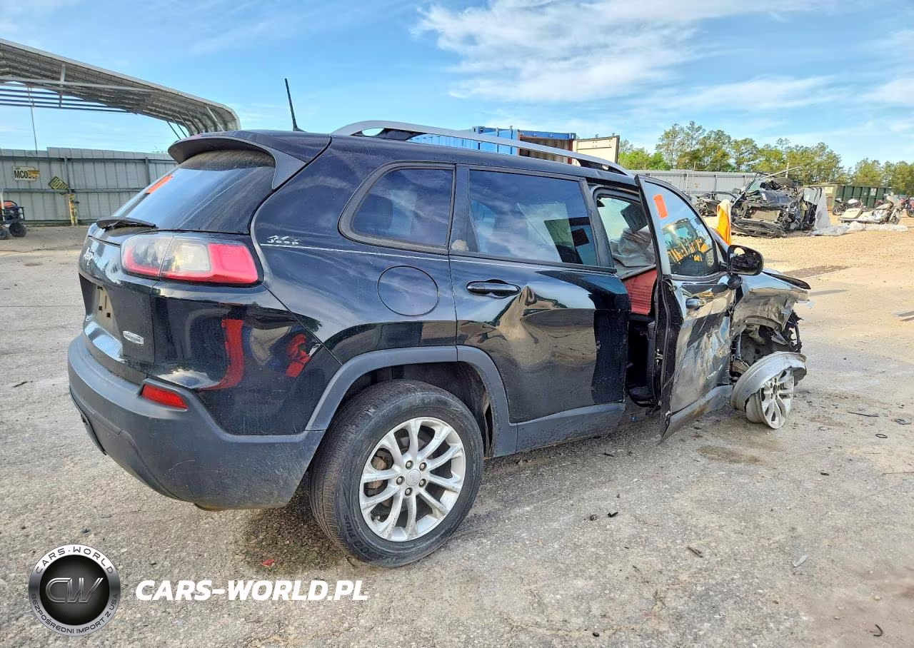 2020 Jeep Cherokee Latitude VIN:1C4PJLCB4LD556433 - 3
