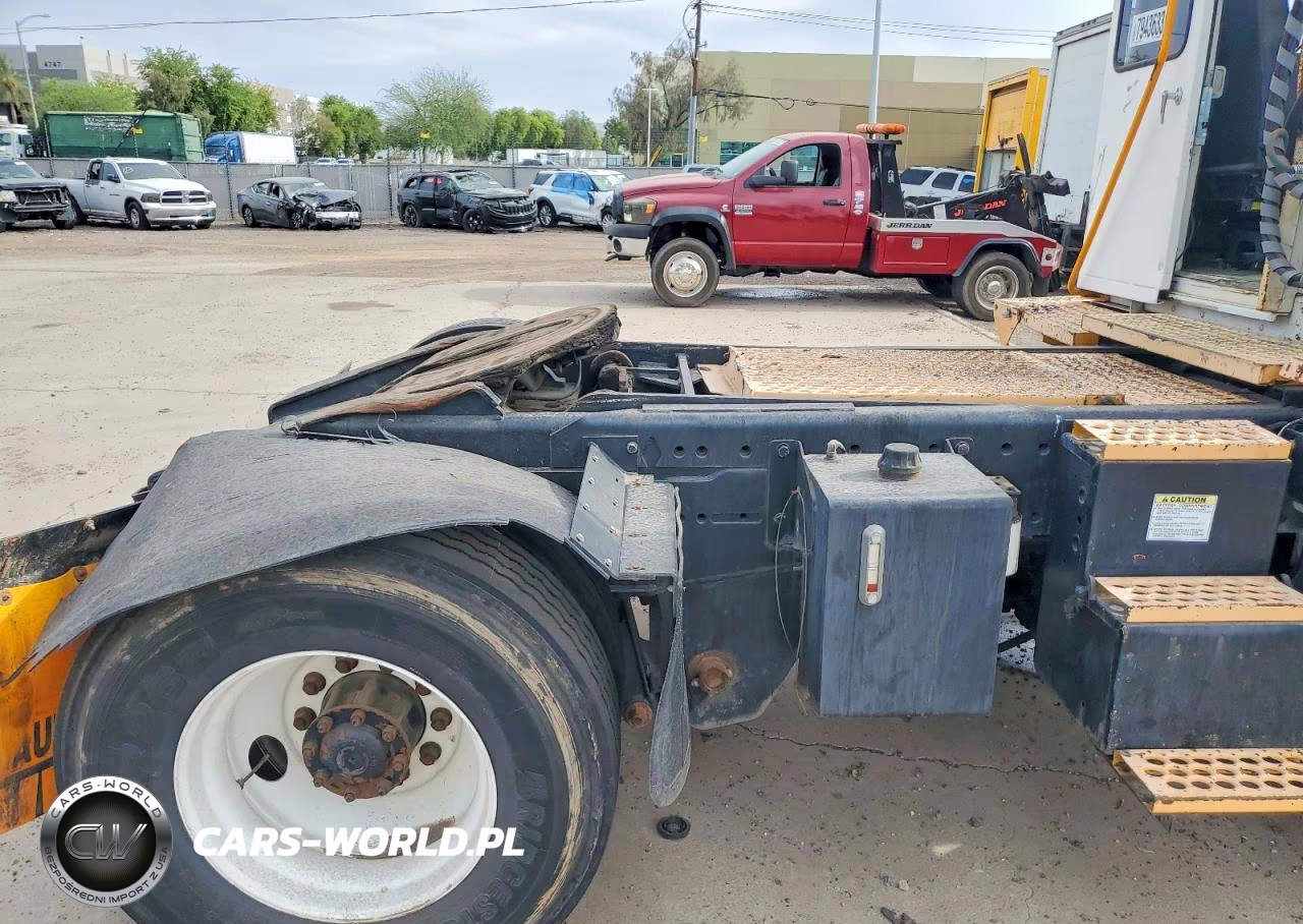 2011 Kalmar 4X2 Yard Truck VIN:325953 - 6