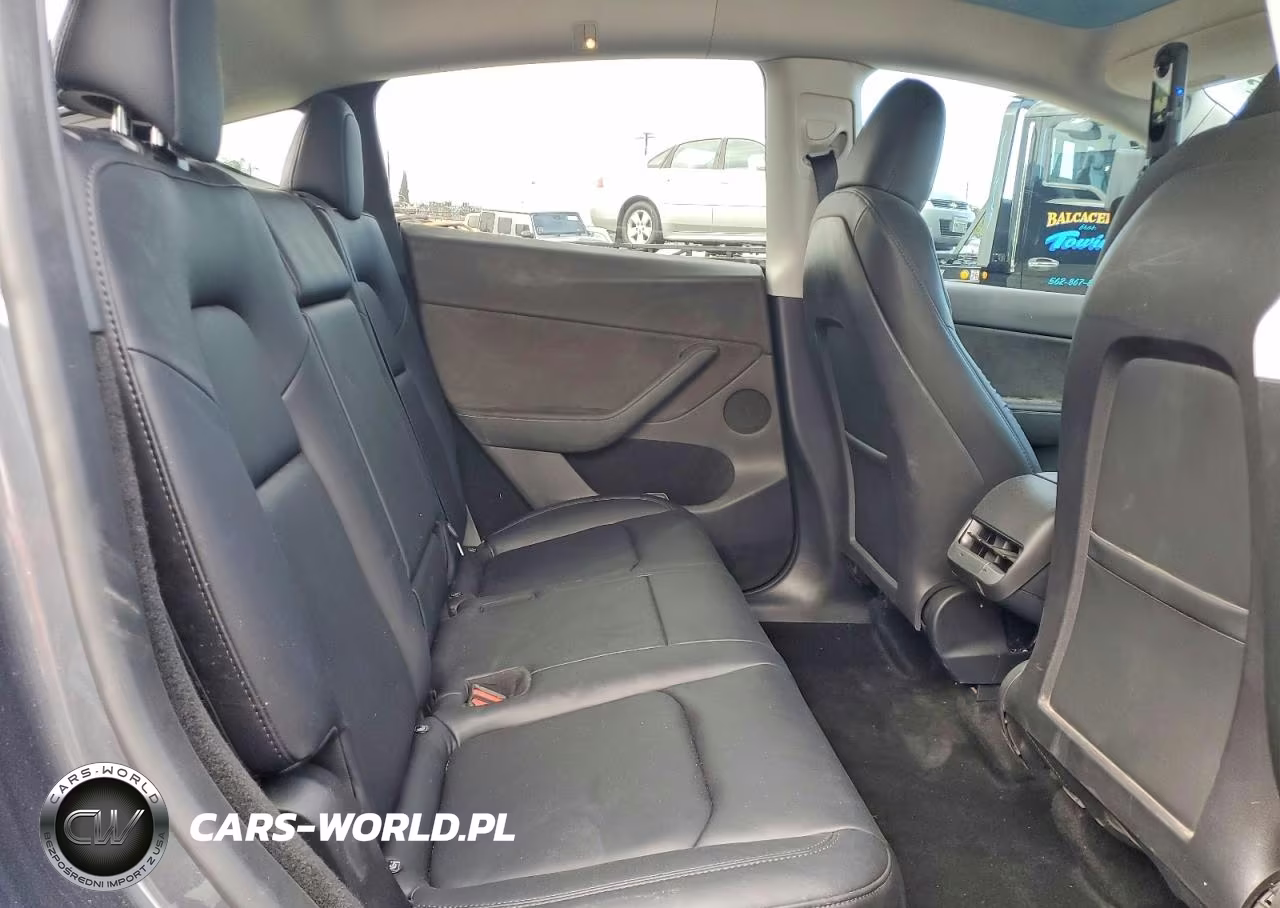 2023 Tesla Model Y VIN:7SAYGDEE5PF945924 - 11