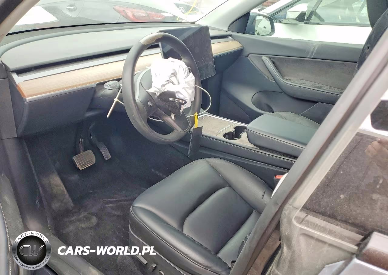 2023 Tesla Model Y VIN:7SAYGDEE5PF945924 - 7
