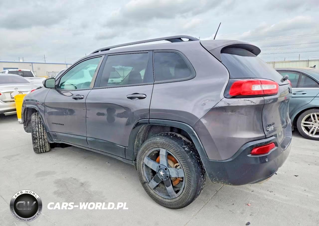 2018 Jeep Cherokee Latitude VIN:1C4PJMCX4JD603734 - 2
