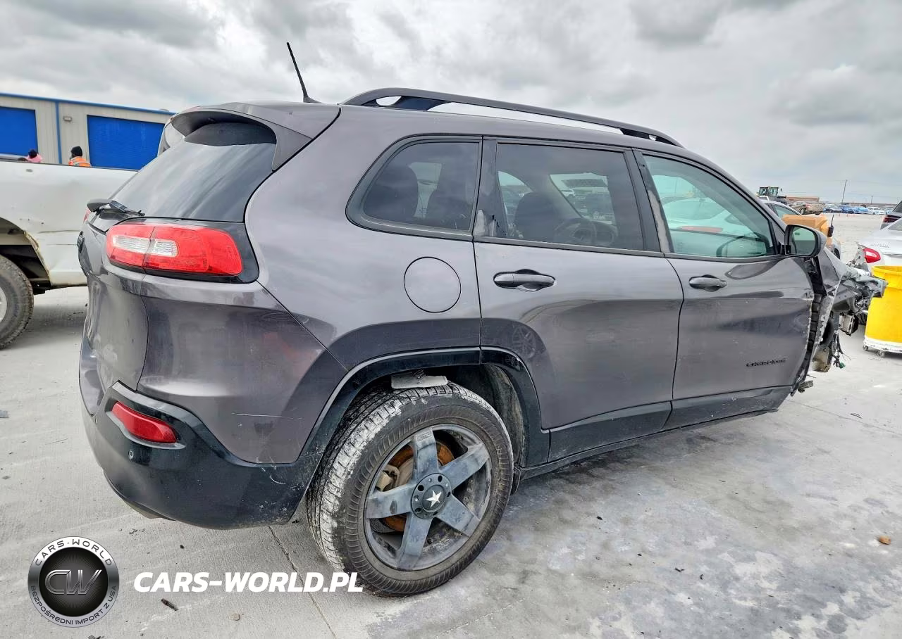 2018 Jeep Cherokee Latitude VIN:1C4PJMCX4JD603734 - 3